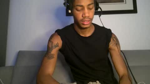 Snapshot of blackbulltitus chatting on December 14, 3:45 am BlackBullTitus online show from December 14, 3:45 am