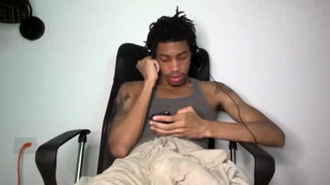 Snapshot of blackbulltitus chatting on June 16, 3:31 am BlackBullTitus online show from June 16, 3:31 am