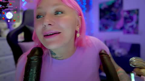 Snapshot of blackedbarbie chatting on January 9, 6:47 pm Alice online show from January 9, 6:47 pm