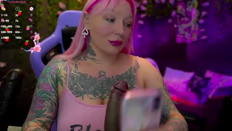 Snapshot of blackedbarbie chatting on September 24, 1:03 pm Alice online show from September 24, 1:03 pm