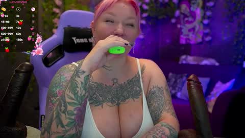 Snapshot of blackedbarbie chatting on October 9, 7:12 pm Alice online show from October 9, 7:12 pm