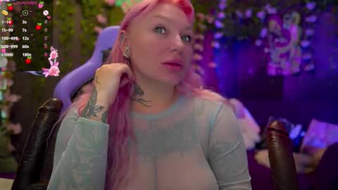 Snapshot of blackedbarbie chatting on October 11, 8:18 pm Alice online show from October 11, 8:18 pm