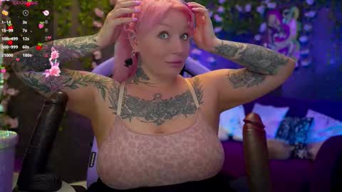 Snapshot of blackedbarbie chatting on October 19, 1:56 pm Alice online show from October 19, 1:56 pm