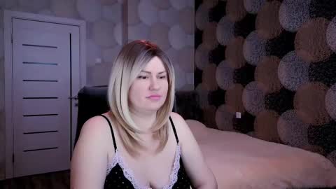 Snapshot of blackeyes11 chatting on February 20, 2:51 am blackeyes11 online show from February 20, 2:51 am