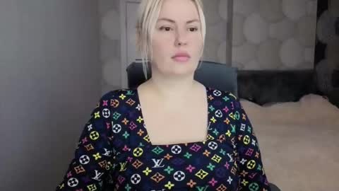 Snapshot of blackeyes11 chatting on November 10, 1:48 am blackeyes11 online show from November 10, 1:48 am