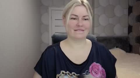 Snapshot of blackeyes11 chatting on November 20, 11:48 pm blackeyes11 online show from November 20, 11:48 pm