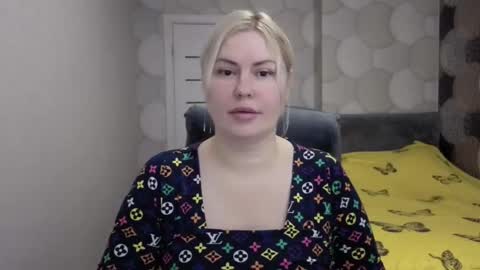 Snapshot of blackeyes11 chatting on November 29, 11:30 pm blackeyes11 online show from November 29, 11:30 pm