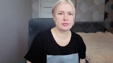 Snapshot of blackeyes11 chatting on May 14, 4:52 am blackeyes11 online show from May 14, 4:52 am