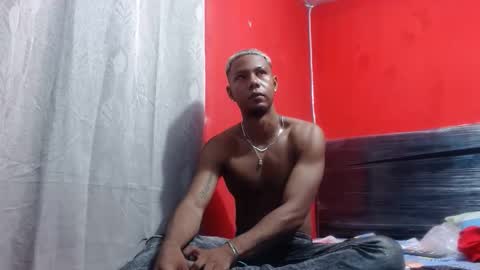 Snapshot of blackhornyx20 chatting on January 18, 1:53 am blackhornyx20 online show from January 18, 1:53 am