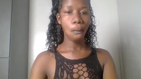 Snapshot of blackie_divaa chatting on June 20, 5:32 am divaa online show from June 20, 5:32 am