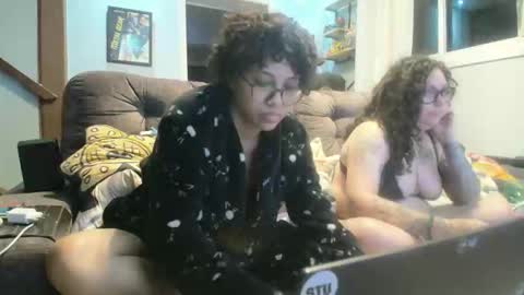 Snapshot of blackittys2 chatting on May 13, 5:05 am blackittys2 online show from May 13, 5:05 am