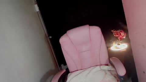 Snapshot of blacklady_fucker69 chatting on December 13, 8:14 pm JUST CALL ME KEYLAH 3 online show from December 13, 8:14 pm