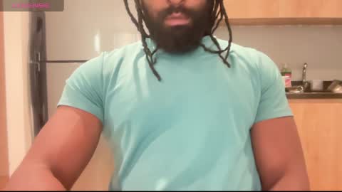 blackmuscles77 online show from April 8, 10:10 pm