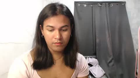 Ellez online show from December 2, 6:25 pm