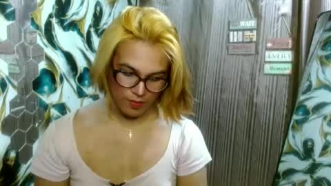 Ellez online show from July 2, 2:23 pm