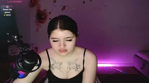 Snapshot of blackroseonee chatting on May 23, 10:14 pm blackroseonee online show from May 23, 10:14 pm