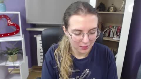 Snapshot of blackrosezoey chatting on December 20, 5:57 am Z O E Y online show from December 20, 5:57 am