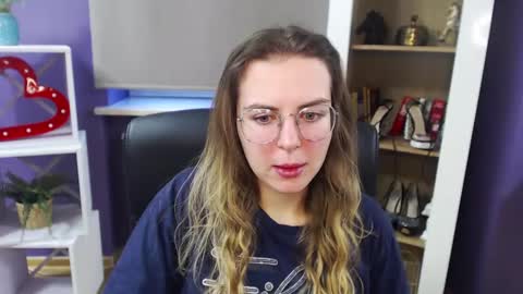 Snapshot of blackrosezoey chatting on December 21, 8:07 am Z O E Y online show from December 21, 8:07 am