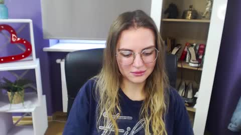 Snapshot of blackrosezoey chatting on December 21, 11:22 am Z O E Y online show from December 21, 11:22 am