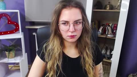 Snapshot of blackrosezoey chatting on December 27, 5:31 am Z O E Y online show from December 27, 5:31 am