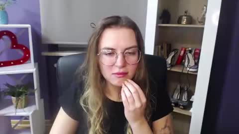 Snapshot of blackrosezoey chatting on December 30, 5:26 am Z O E Y online show from December 30, 5:26 am