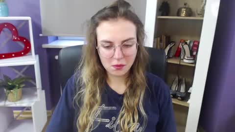 Snapshot of blackrosezoey chatting on December 31, 9:31 am Z O E Y online show from December 31, 9:31 am