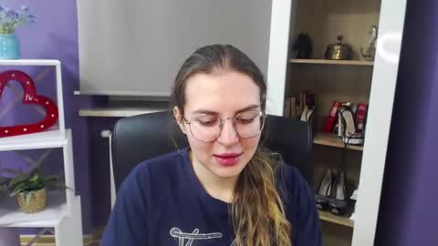 Snapshot of blackrosezoey chatting on January 3, 5:28 am Z O E Y online show from January 3, 5:28 am