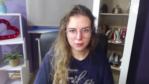 Snapshot of blackrosezoey chatting on January 6, 7:20 am Z O E Y online show from January 6, 7:20 am