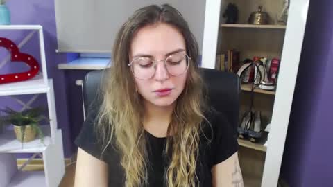 Snapshot of blackrosezoey chatting on January 9, 8:45 am Z O E Y online show from January 9, 8:45 am