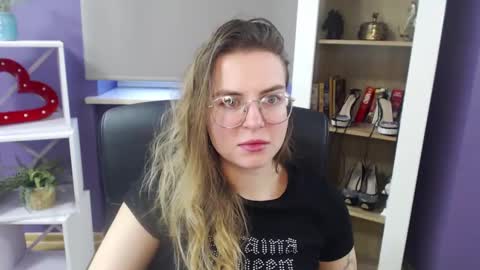 Snapshot of blackrosezoey chatting on January 11, 11:45 am Z O E Y online show from January 11, 11:45 am