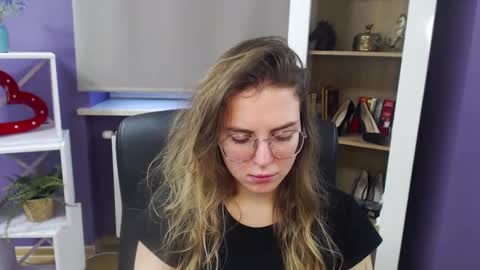 Snapshot of blackrosezoey chatting on January 16, 8:43 am Z O E Y online show from January 16, 8:43 am