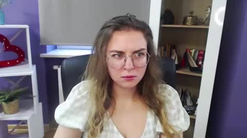 Snapshot of blackrosezoey chatting on January 22, 9:13 am Z O E Y online show from January 22, 9:13 am