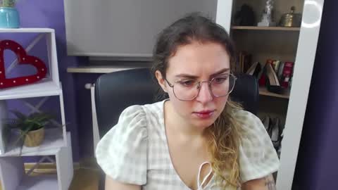 Snapshot of blackrosezoey chatting on January 30, 5:30 am Z O E Y online show from January 30, 5:30 am