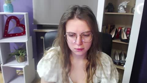 Snapshot of blackrosezoey chatting on February 18, 5:31 am Z O E Y online show from February 18, 5:31 am