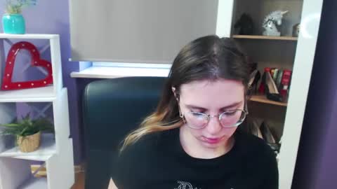 Snapshot of blackrosezoey chatting on February 20, 9:11 am Z O E Y online show from February 20, 9:11 am