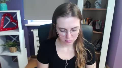 Snapshot of blackrosezoey chatting on February 21, 10:50 am Z O E Y online show from February 21, 10:50 am