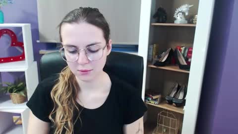 Snapshot of blackrosezoey chatting on March 4, 5:32 am Z O E Y online show from March 4, 5:32 am