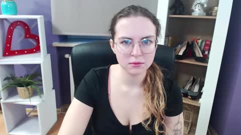 Snapshot of blackrosezoey chatting on March 6, 5:24 am Z O E Y online show from March 6, 5:24 am