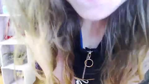 Snapshot of blackrosezoey chatting on March 7, 5:29 am Z O E Y online show from March 7, 5:29 am