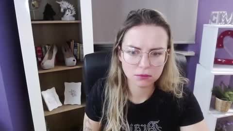 Snapshot of blackrosezoey chatting on October 1, 4:18 am Z O E Y online show from October 1, 4:18 am