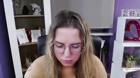 Snapshot of blackrosezoey chatting on October 9, 4:54 am Z O E Y online show from October 9, 4:54 am