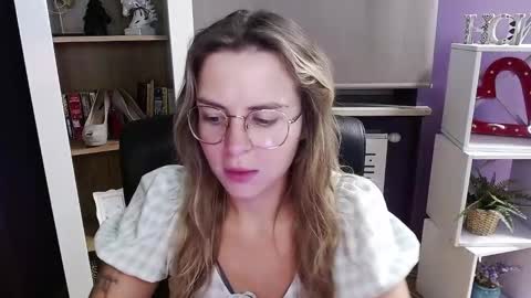 Snapshot of blackrosezoey chatting on October 10, 4:33 am Z O E Y online show from October 10, 4:33 am