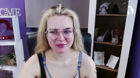 Z O E Y online show from February 16, 5:36 am