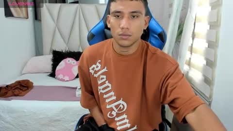 Snapshot of blacksex_boy chatting on December 23, 6:16 pm Marlon online show from December 23, 6:16 pm