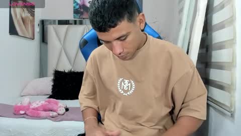 Snapshot of blacksex_boy chatting on December 26, 10:20 pm Marlon online show from December 26, 10:20 pm