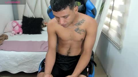 Snapshot of blacksex_boy chatting on December 27, 6:10 pm Marlon online show from December 27, 6:10 pm