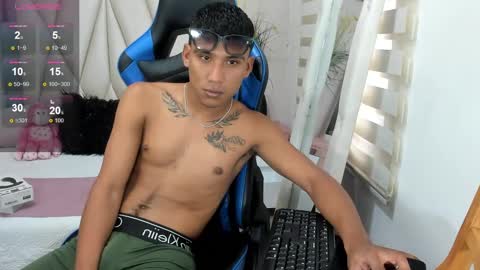 Snapshot of blacksex_boy chatting on January 8, 5:48 pm Marlon online show from January 8, 5:48 pm