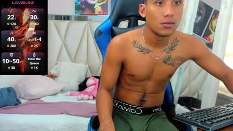 Snapshot of blacksex_boy chatting on January 9, 6:36 pm Marlon online show from January 9, 6:36 pm