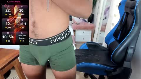 Snapshot of blacksex_boy chatting on January 27, 8:17 pm Marlon online show from January 27, 8:17 pm