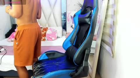 Snapshot of blacksex_boy chatting on February 9, 3:45 pm Marlon online show from February 9, 3:45 pm